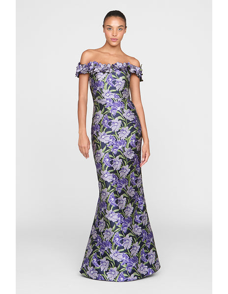 Specializing in ladies promwear, weddings and galas.  Classic Boutique